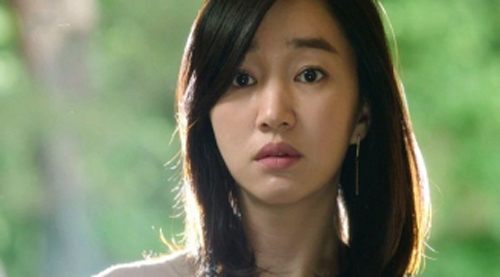 Đêm tân hôn, biết tôi không còn trong trắng, anh bất ngờ làm một việc khiến tôi òa khóc