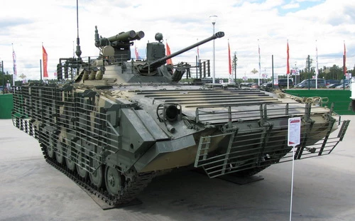 Xe chiến đấu bộ binh BMP-2M Berezhok với gói trang bị B05S011. Ảnh: TASS.