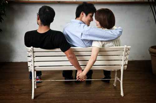 Nhân tình đưa 5 tỷ để tôi bỏ chồng: Tôi gật đầu và ôm tiền... đi luôn