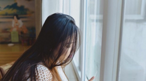 Chết lặng vì nửa đêm chồng trốn vợ sang gõ cửa "tòm tem" cô hàng xóm