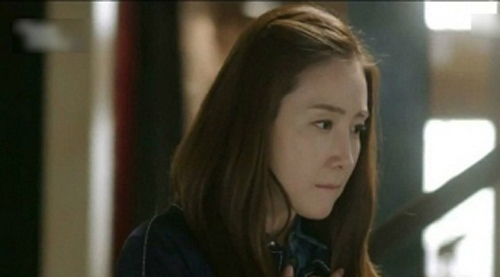 Con dâu lặng người nghe lỏm cuộc hội thoại giữa mẹ chồng và người hàng xóm