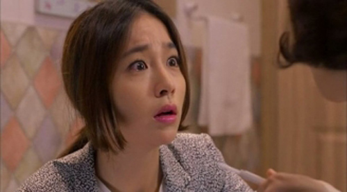 Vừa nhác thấy bóng con dâu trong nhà nghỉ, tôi xông vào để rồi tê tái trước cảnh tượng trước mắt