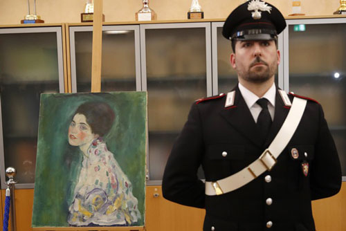 Đánh cắp tranh 1.500 tỷ đồng rồi tự đem trả lại và xin tự thú