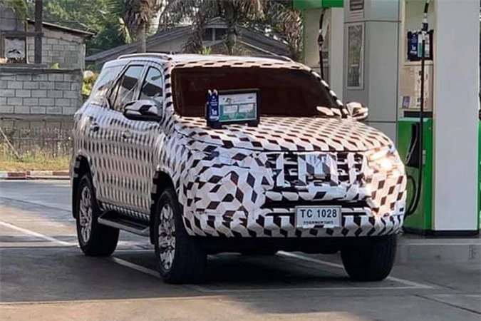 Toyota Fortuner.