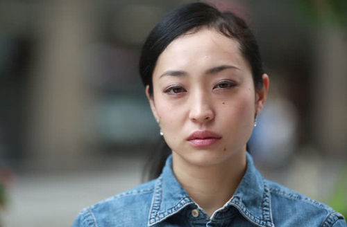 Cuối năm đã lắm việc thì chớ, chồng còn gấp gáp giục đi thăm em dâu đẻ, tôi vừa trả treo một câu anh đã phừng phừng đỏ mặt