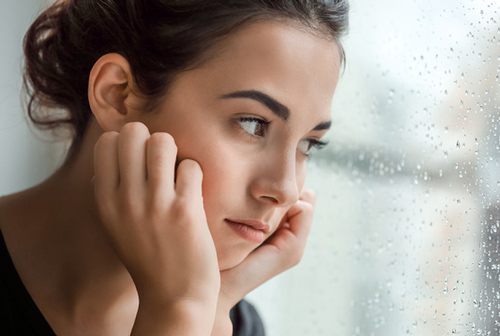 Đi dự đám cưới gặp người yêu cũ, anh ta mỉa mai: “Em hư hỏng thế chắc chưa ai dám rước nhỉ?” nhưng khi thấy vợ anh ta, tôi cười to khiến cả hai sững sờ