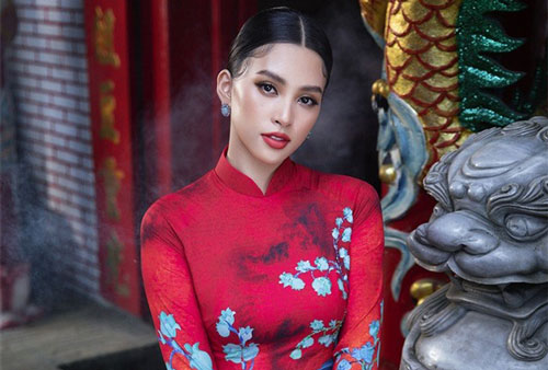 Hoa hậu Tiểu Vy khoe sắc trong tà áo dài đón Tết