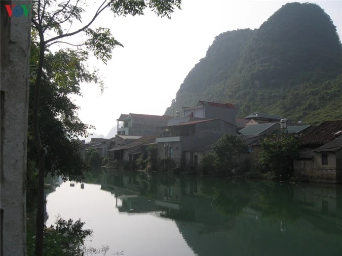 doc dao cho phien cua nguoi tay-nung o thong hue, cao bang hinh 3