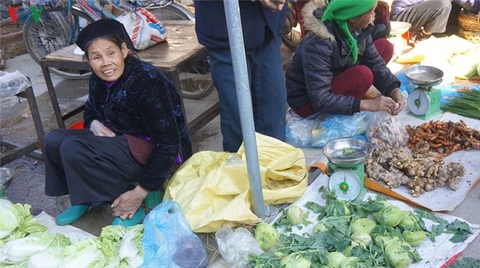 doc dao cho phien cua nguoi tay-nung o thong hue, cao bang hinh 8