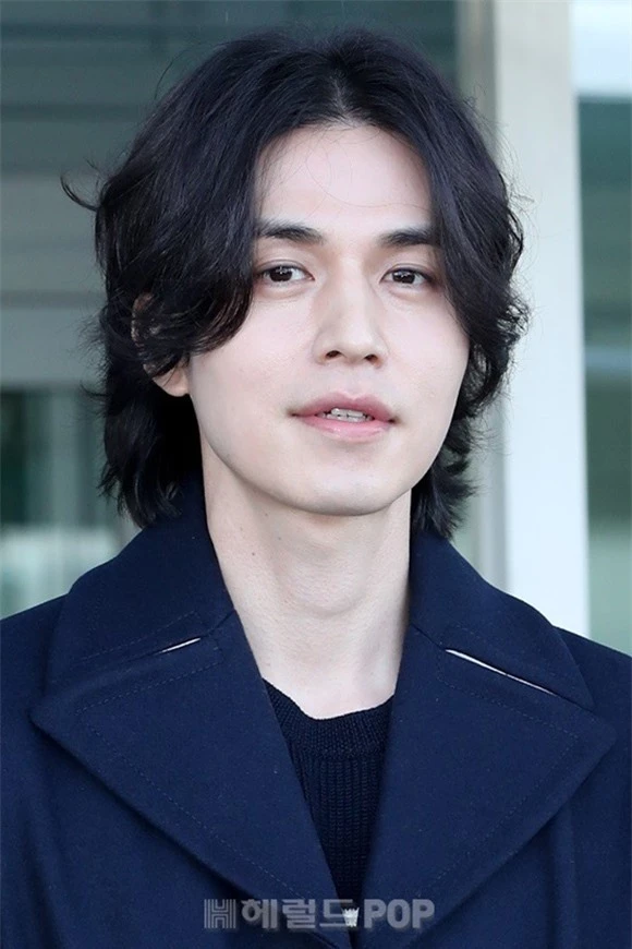 Lee Dong Wook sở hữu gen của người Siberia, hiếm tới mức chỉ 1% người Hàn có được bảo sao đẹp đến vậy - Ảnh 9.