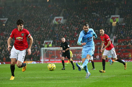 Kết quả M.U 0-2 Burnley: Thất bại đầu tiên sau gần 6 thập kỷ