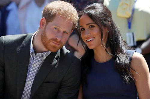 Vừa mới bắt đầu cuộc sống mới ở Canada, vợ chồng Meghan Markle đã bị người dân hắt hủi với bản kiến nghị đặc biệt