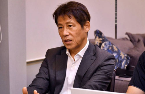 Gia hạn hợp đồng với Thái Lan, HLV Akira Nishino nhận lương cao kỷ lục