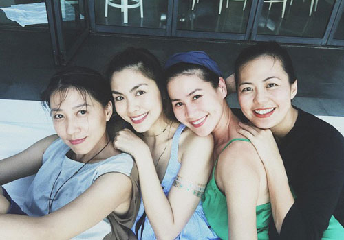 Giáp Tết người trông trẻ về quê, Hà Tăng và Thân Thúy Hà than "muốn tắc thở" vì chăm con, nhưng cách gọi cô út của ngọc nữ mới bất ngờ