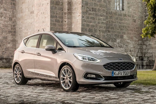 1. Ford Fiesta (doanh số: 77.833 chiếc).