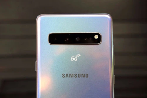 =8. Samsung Galaxy S10 5G (116 điểm).