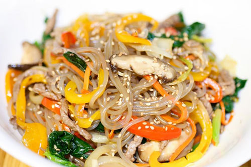 Miến trộn gà nấm cho ngày Tết bận rộn