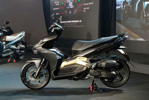 XE HOT (24/1): Bảng giá xe Honda Air Blade 2020 mới nhất, cận cảnh xe ga giá rẻ của Yamaha