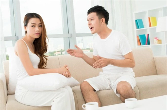 Bất lực vì ông chồng gia trưởng, vợ xách vali ra đi để lại 2 đứa con nhỏ, chỉ 2 ngày sau chồng viết tâm thư tha thiết xin vợ quay về - Ảnh 1.