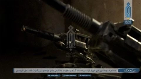 HTS 'trien lam' vu khi thu duoc khi Idlib nong bong 