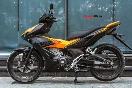 Honda Winner X màu đen cam. Ảnh: AutoPro.