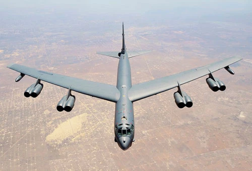 Hồi tuần trước, quân đội Mỹ đã đưa ra tuyên bố dừng huấn luyện các phi hành đoàn của máy bay ném bom B-52 sử dụng hai loại bom hạt nhân B83 và B61. Nguồn ảnh: BI.