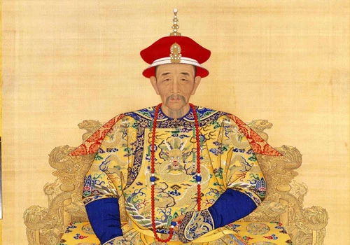 Là một trong những vị vua nổi tiếng nhất lịch sử Trung Quốc, hoàng đế Càn Long được biết đến là nhà lãnh đạo thông minh, có tài trị nước. Vì vậy, dưới thời trị vì của hoàng đế Càn Long, vương triều nhà Thanh phát triển rực rỡ và đạt được nhiều thành tựu lớn.