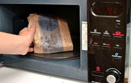 Những loại thực phẩm không nên hâm nóng bằng lò vi sóng nếu không muốn chúng phát nổ hay tích tụ chất độc