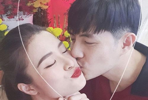 Chúc mọi người năm mới vui vẻ nhưng Đông Nhi - Ông Cao Thắng lại làm hành động khiến ai cũng ghen "nổ đom đóm mắt" thế này