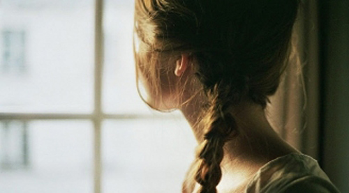 Đang nằm cạnh chồng, tôi chết điếng vì tin nhắn chồng gửi : "Chồng nhớ vợ quá, mai gặp nhau cưng nhé"