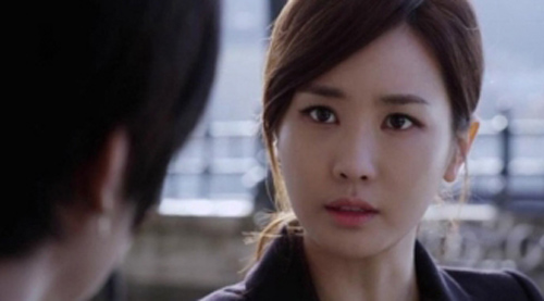 Đêm nào áp tai vào tường nghe tiếng vợ khóc, tôi cũng ân hận xót xa, đau khổ vô cùng...