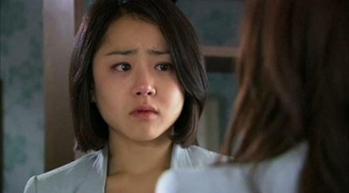 Vừa nhìn thấy chồng sắp cưới dẫn nhân tình đến, tôi choáng váng ngã quỵ, nước mắt cứ thế tuôn trào