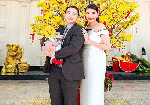 Công khai mặt quý tử từ khi mới sinh, vợ chồng Lan Khuê lại làm điều "ngược đời" này với cậu bé ngay ngày mồng 1