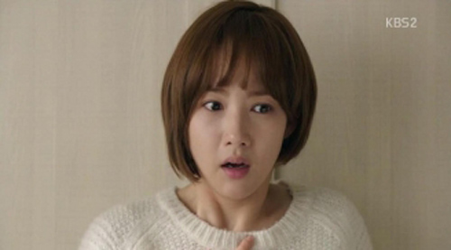 Đêm tân hôn, tá hỏa thấy chồng đổ thứ đó ra giường rồi vui mừng nói "Mình tân hôn thôi vợ"