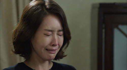 Đi theo chồng sắp cưới để đánh ghen, ai ngờ chết điếng khi nhân tình của anh quay mặt lại...