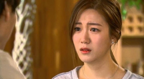 Chồng đi thể dục, tôi không nói gì chỉ cười khẩy, sau đó nhắn cho anh một tin khiến anh tê tái chạy về