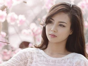 Nhắc chồng cúng Giao Thừa tôi không ngờ anh vùng dậy hất tung cả gà lễ rồi chỉ tay quát một câu khiến tôi tím mặt