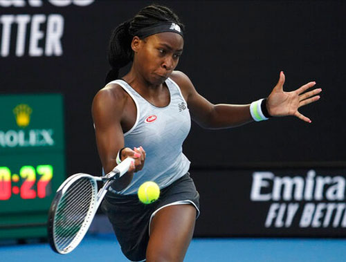 Australian Open: ĐKVĐ Osaka thua tay vợt 15 tuổi, Serena Williams cũng dừng bước