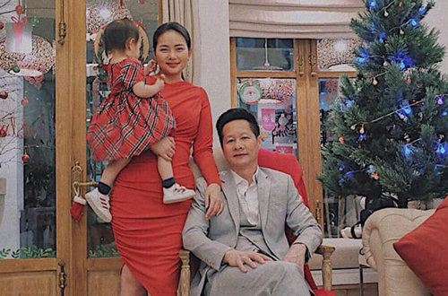 Khoe khoảnh khắc cả gia đình về quê ăn Tết, Phan Như Thảo vô tình để lộ tính cách đáng tuyên dương của con gái