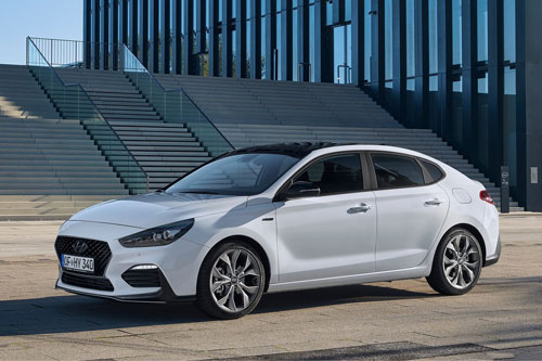 Cận cảnh Hyundai i30 Fastback N Line giá gần 622 triệu đồng