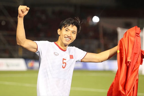 Đoàn Văn Hậu chúc Tết người hâm mộ Việt Nam