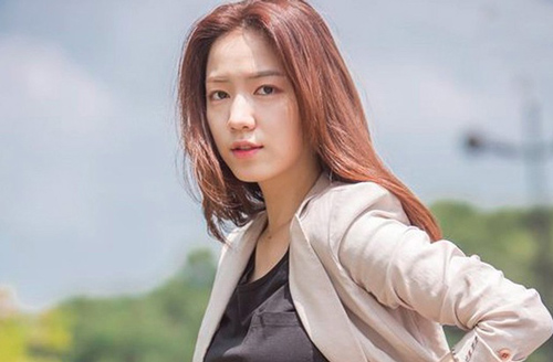 Rút 50k lì xì cho cháu họ mà bị mỉa mai "từ Nam ra chỉ có thế", mẹ chồng tôi nhanh chóng giải vây khiến bà cô im re