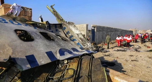 Mảnh vỡ của chiếc Boeing 737 bị tên lửa Iran bắn nhầm. Ảnh: Al Masdar News.