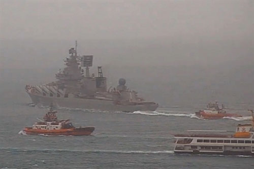 Tuần dương hạm Nga đưa căn cứ Anh vào tầm ngắm