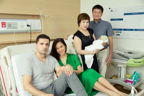 Siêu mẫu Phương Mai tiết lộ chuyện chồng Tây ăn Tết Việt và mẹ chồng “vàng 10”