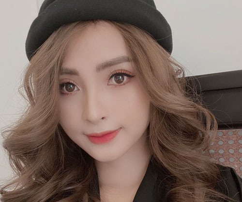 MC Huyền Trang “Mù Tạt” VTV: “Chị em tôi “đau đầu chóng mặt” vì bị giục lấy chồng”