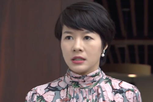 Giữa mâm cơm Tết, nàng công sở bị "giặc bên Ngô" mỉa móc chuyện đẻ con liền đáp trả một câu khiến kẻ vô duyên lặng người ngày đầu năm!