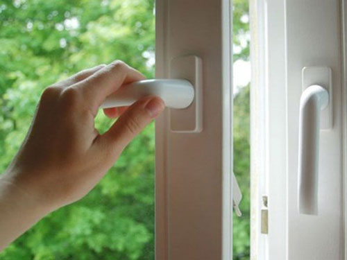 Bí quyết để nhà cửa luôn khô ráo trong thời tiết nồm ẩm, mẹ nào cũng muốn biết