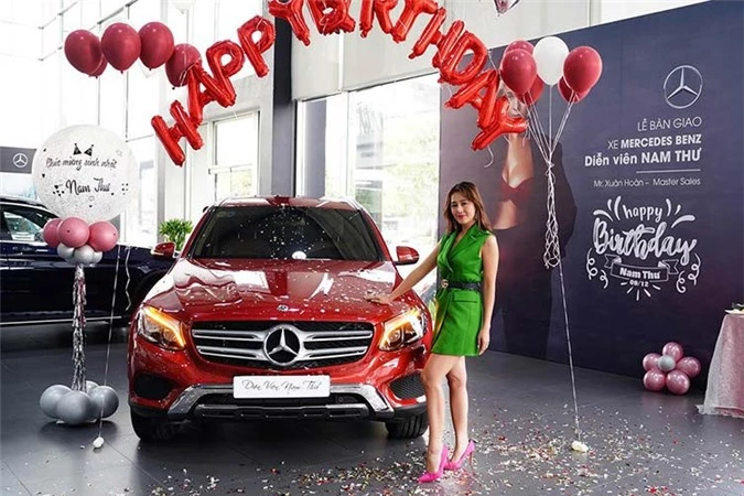 Can canh Mercedes-Benz GLC tien ty cua nu dien vien... 