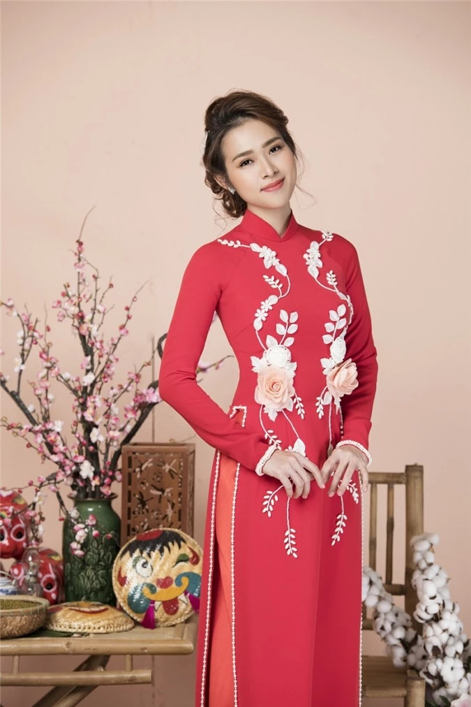 vo-cu-thanh-dat-dien-ao-dai-xuan-dep-ngo-ngang-981a68 (1)